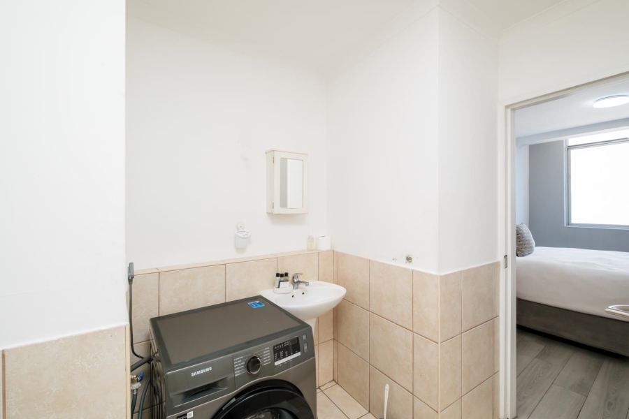 To Let 1 Bedroom Property for Rent in Cape Town City Centre Western Cape